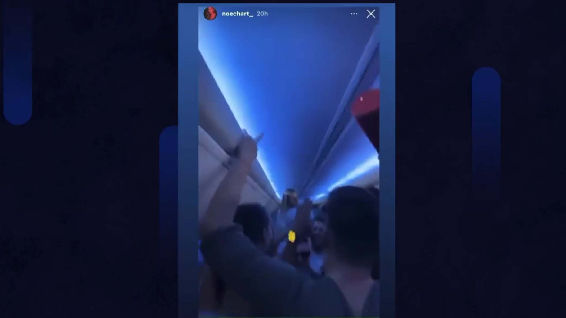 Des images des fêtards dansant dans l'allée de l'avion en plein vol vers le Mexique.