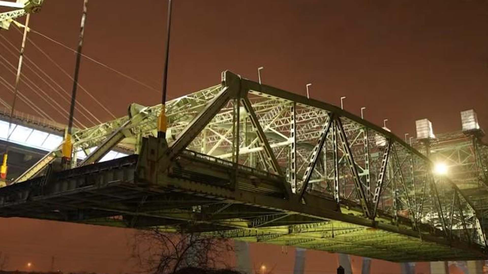 Descente de la travée principale - Vieux pont Champlain