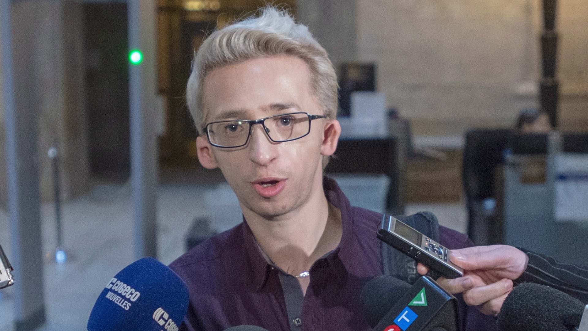 Sur la photo, Jérémy Gabriel s'adresse aux médias à la Cour d'appel du Québec, en 2019.