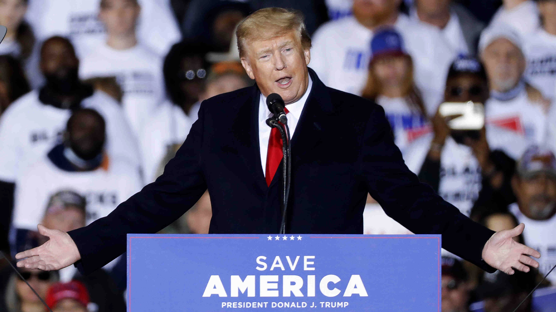 L'ancien président des États-Unis, Donald Trump, s'adresse à la foule partisanne en janvier 2022 au Texas.