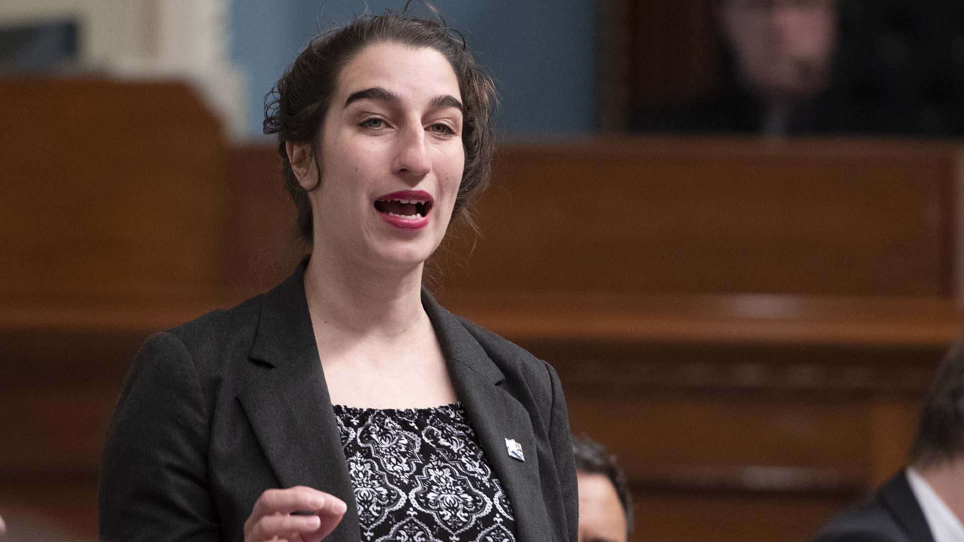 Émilie Lessard-Therrien, anciennement députée de Québec solidaire, lors d'une période des questions, le mercredi 3 avril 2019 à l'Assemblée législative de Québec.