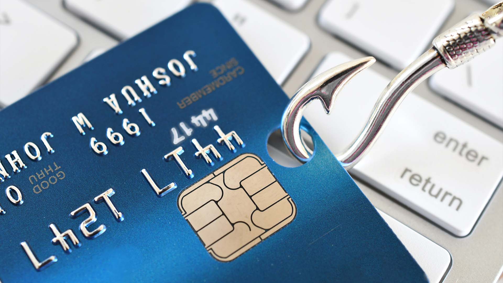 «Ainsi, plus on utilise des cartes de crédit ou de débit, et plus on réalise de transactions en ligne, plus on est exposés à des tentatives de fraude.»