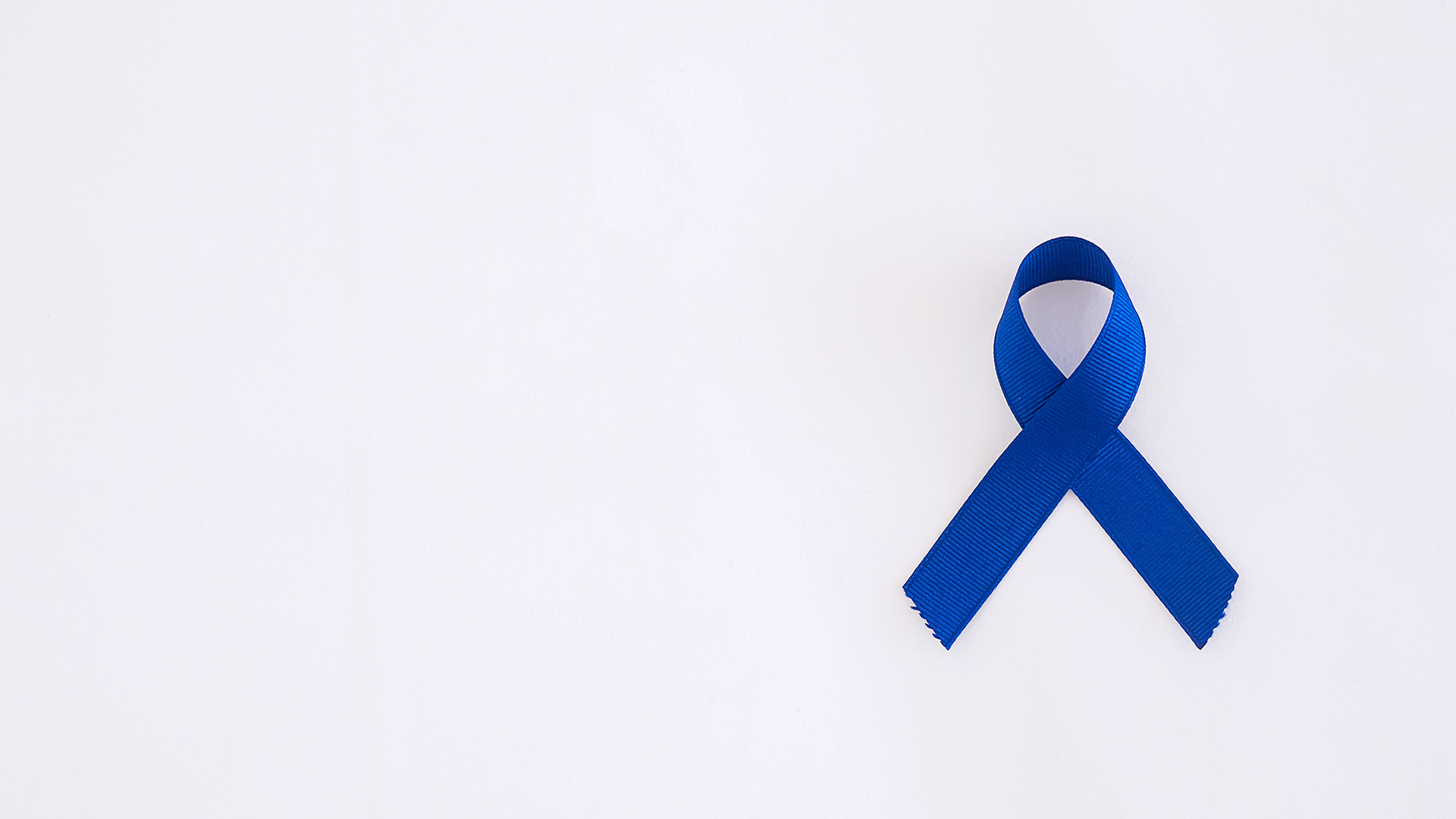 Le ruban bleu est associé au cancer colorectal. 