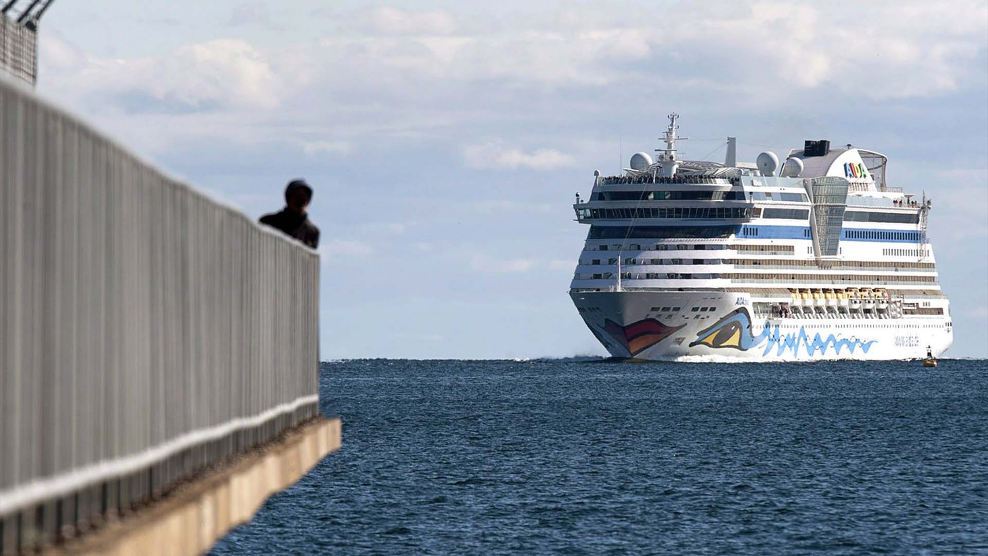 Le navire de croisière AIDAdiva, pour un voyage de 10 jours de New York à Montréal, arrive à Halifax le vendredi 19 octobre 2018.