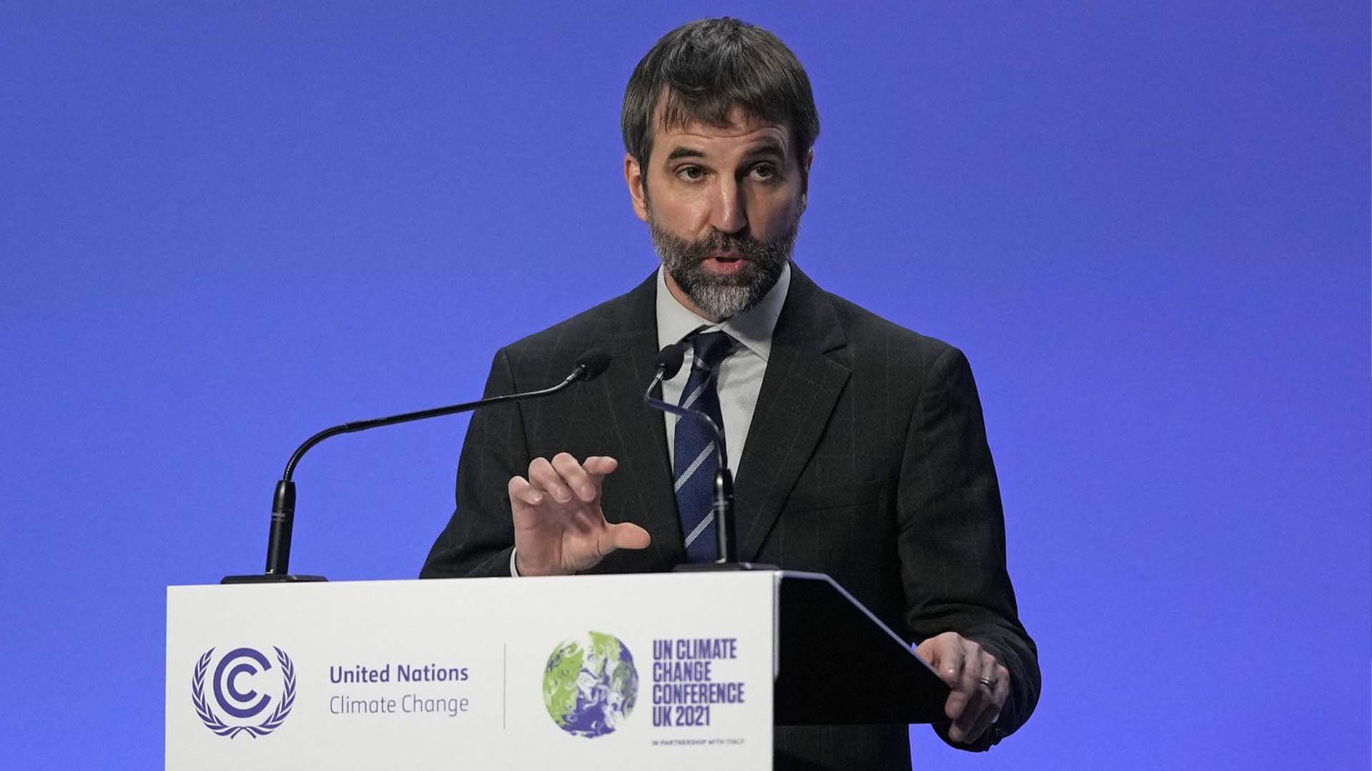 Steven Guilbeault, ministre de l'Environnement et du Changement climatique du Canada au COP26 Sommet des Nations Unies sur le climat à Glasgow, en Écosse, le vendredi 12 novembre 2021.