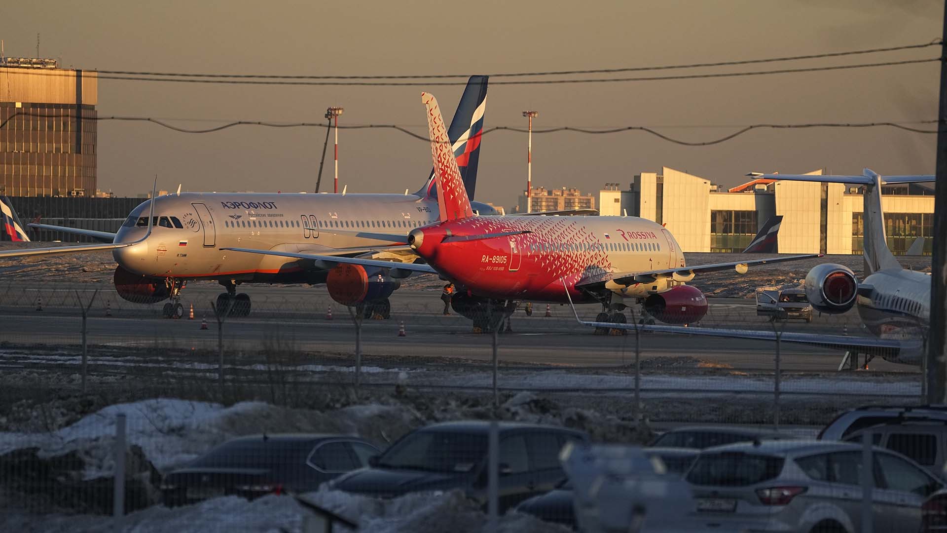 Un avion de ligne d'Aeroflot aurait faussement prétendu être un vol humanitaire pour contourner une interdiction. Sur la photo, des appareils d'Aeroflot en Russie en mars 2022.