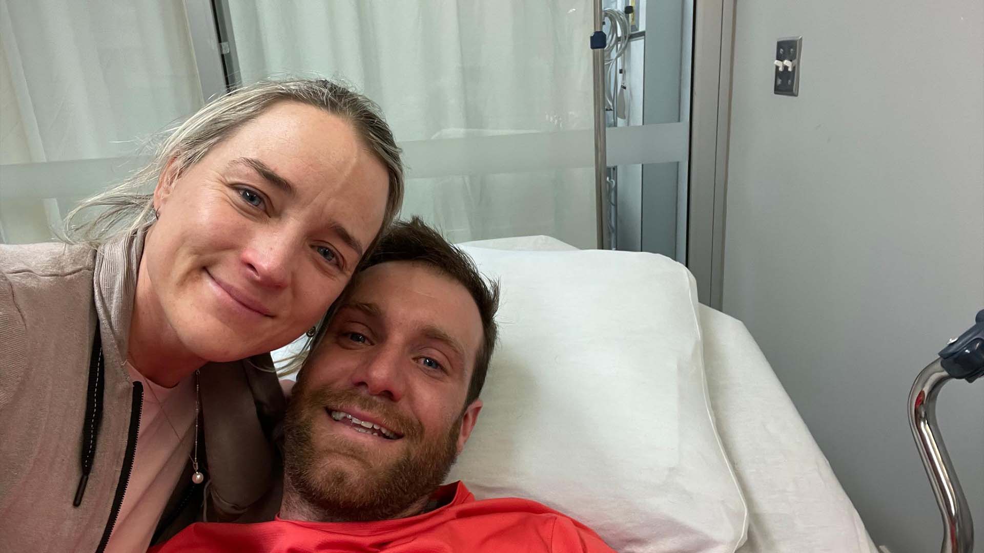 Marie-Elen et son amoureux Patrick Fréchette à l'hôpital.