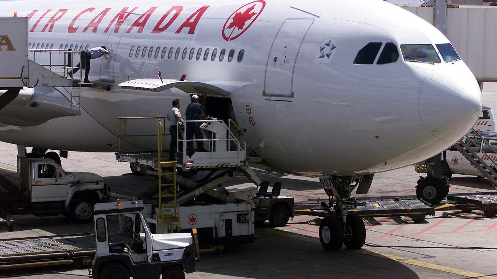 Canadian airlines rank last in on-time performance