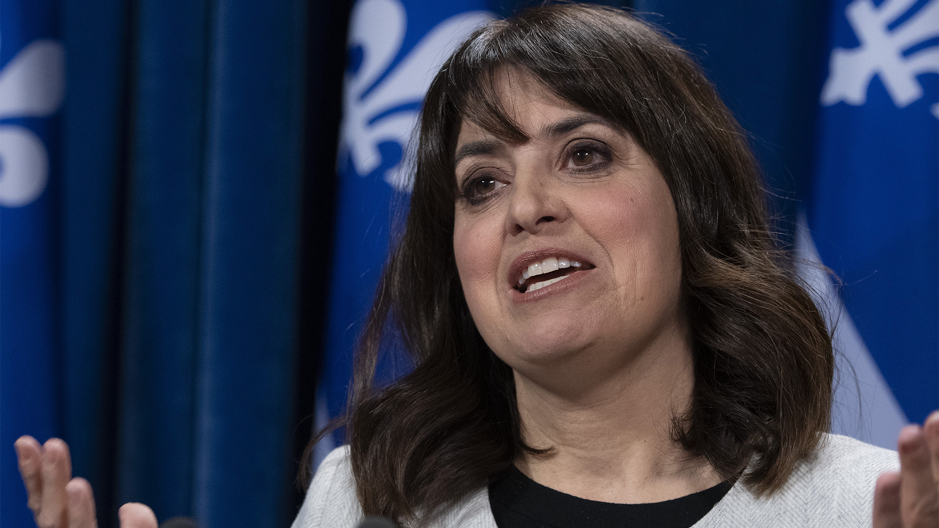 La députée du Parti québécois Véronique Hivon se retire de la vie politique après 14 ans de service public.