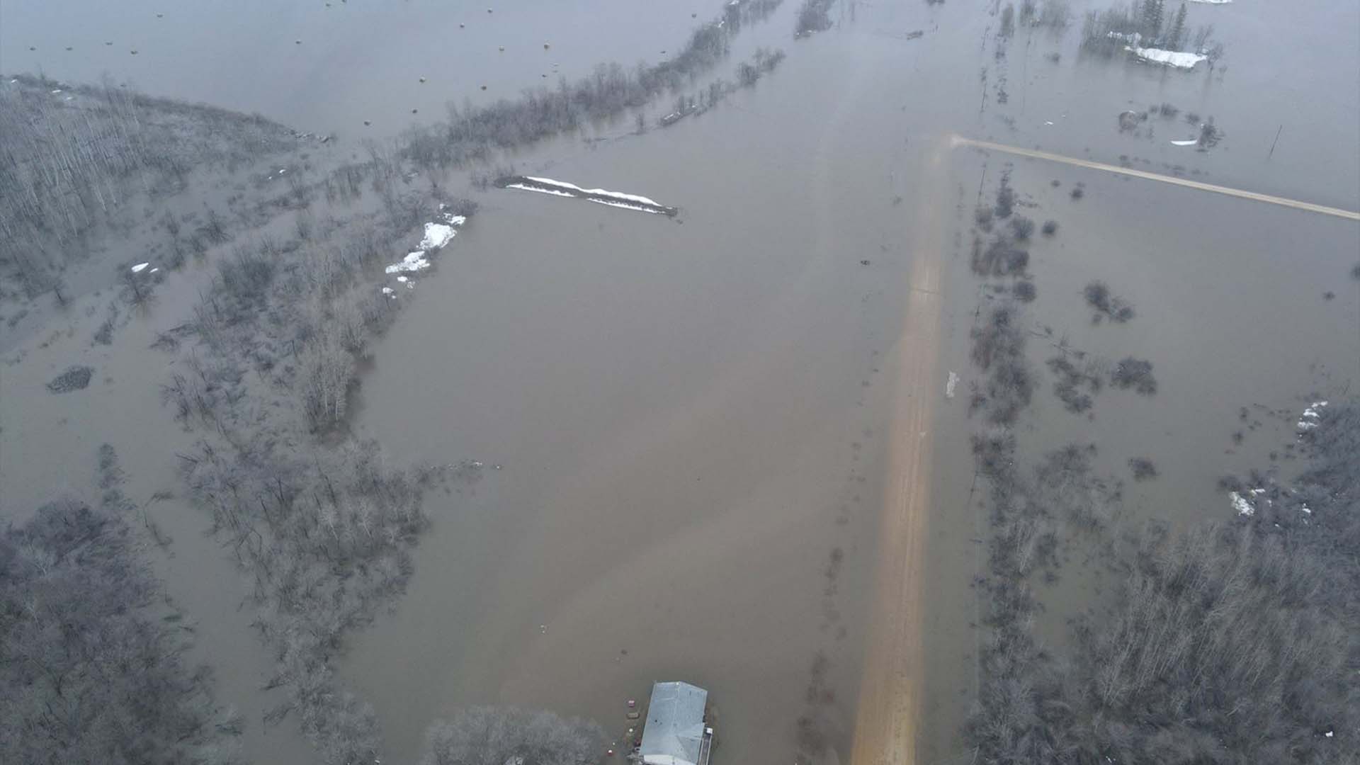 Le nombre de municipalités du Manitoba ayant déclaré l'état d'urgence locale en raison d'inondations a encore augmenté au cours des dernières heures, passant à 24.
