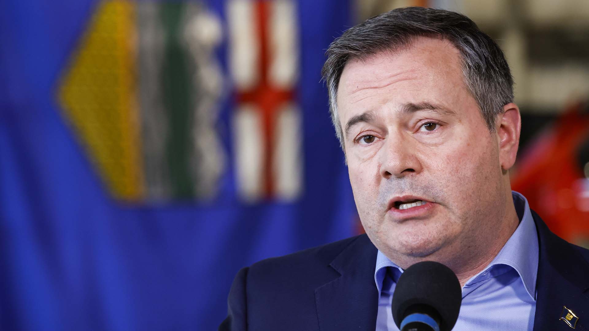 Le premier ministre de l'Alberta, Jason Kenney, a annoncé sa démission mercredi soir alors qu'il avait remporté un vote de confiance dans son parti de 51,4%.