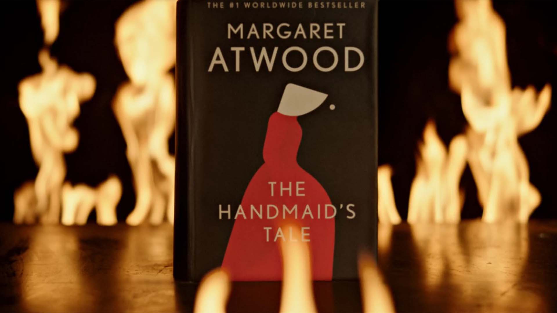 « The Handmaid’s Tale » de l’autrice Margaret Atwoods fait partie des œuvres qui ont été retirées de plusieurs bibliothèques des écoles américaines.