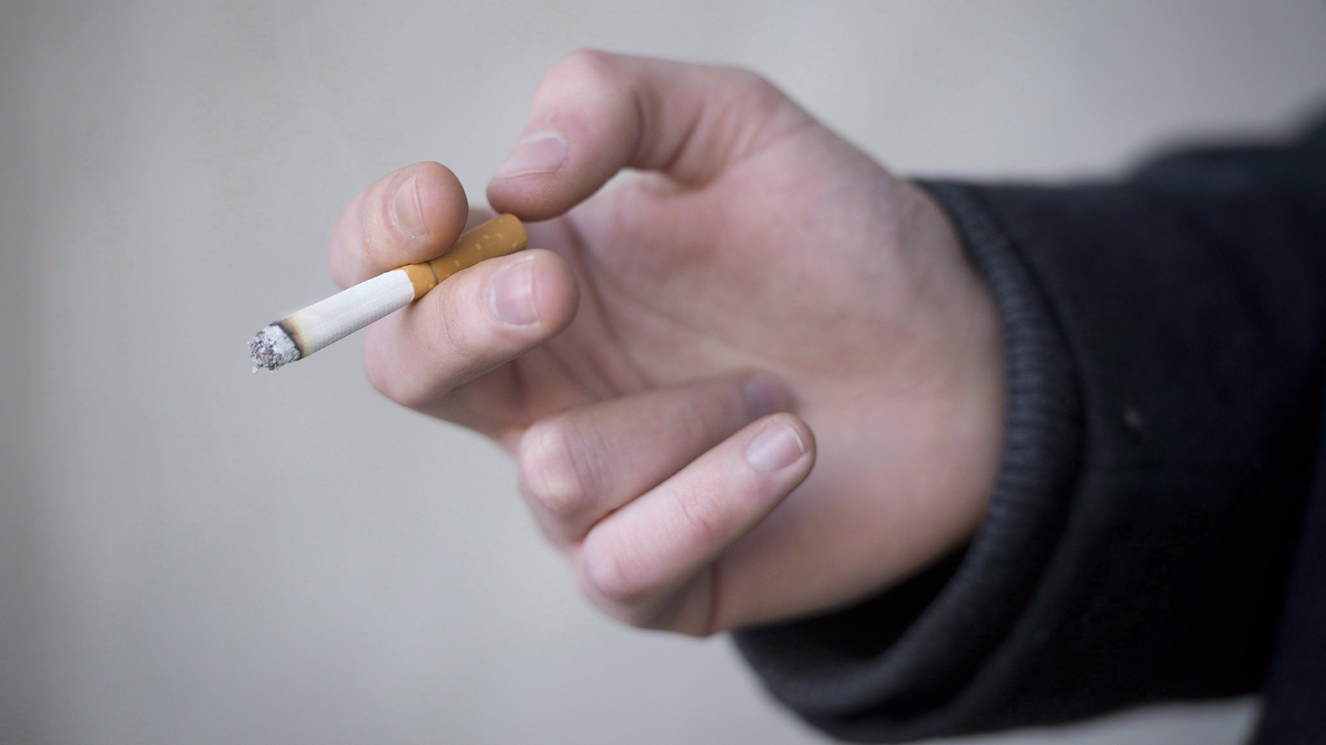 Environ 13% des Canadiens consomment toujours des produits de tabac.