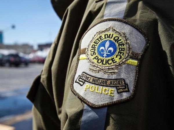 Des policiers de la Sûreté du Québec ont émis près de 900 constats d'infraction jeudi en Estrie, Montérégie et au Centre-du-Québec.