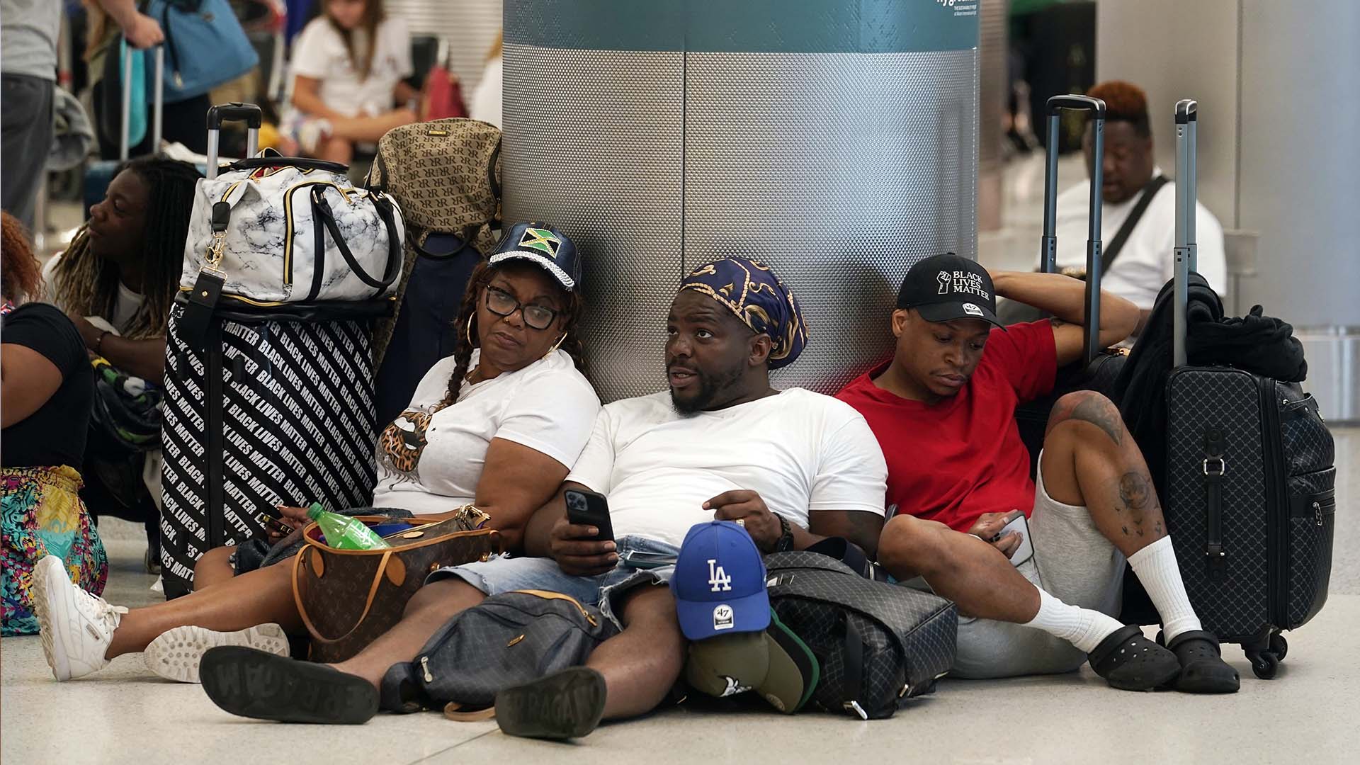 Environ 2,49 millions de passagers ont franchi les contrôles de sécurité dans les aéroports américains vendredi, dépassant ainsi le précédent record de 2,46 millions atteint plus tôt dans la semaine.