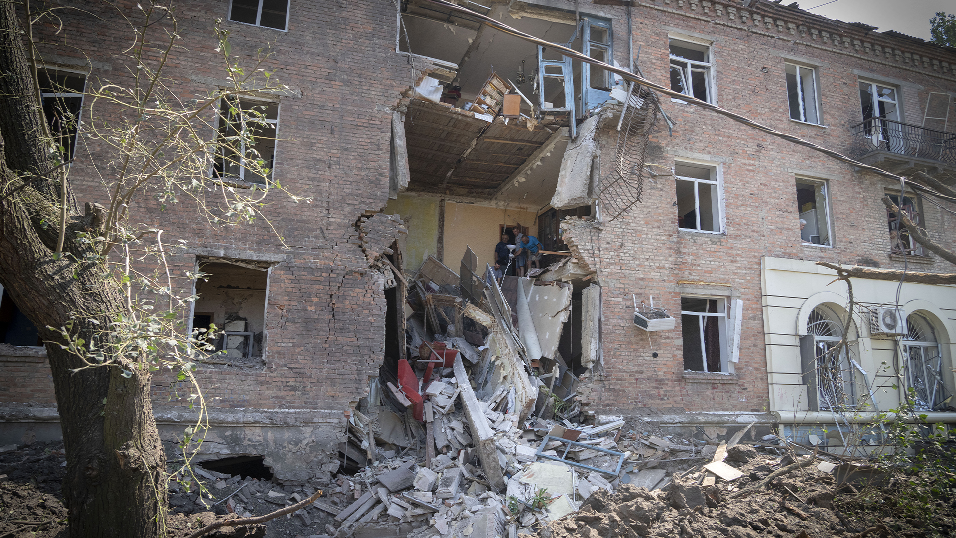 Les combattants ukrainiens ont passé des semaines à essayer de défendre la ville et de l'empêcher de tomber aux mains des Russes
