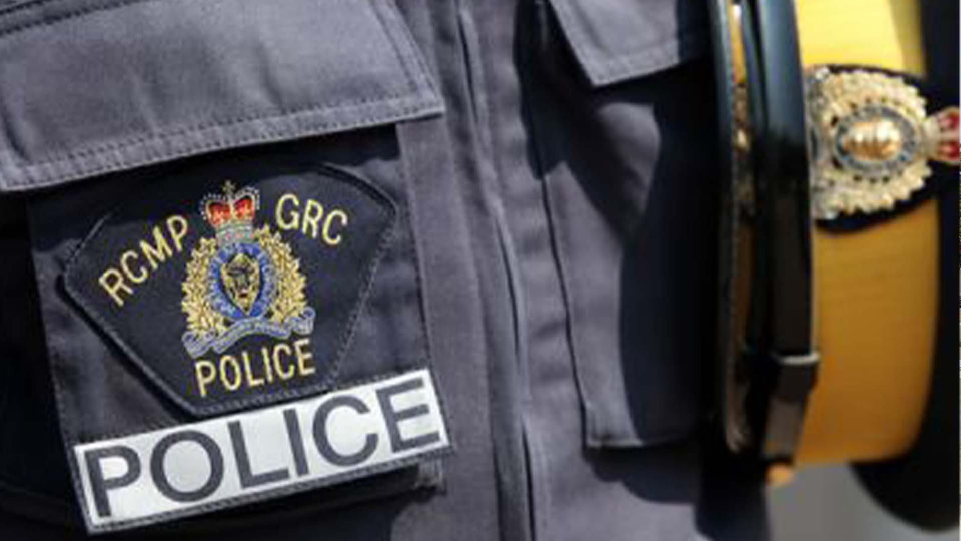 Said Aimeur, 55 ans de Laval, et Nesreddine Atoui, 58 ans de Montréal, font face à une accusation alors qu'ils auraient effectué des transactions monétaires illégales d'un montant totalisant plus de 20 millions de dollars, selon la Gendarmerie royale du Canada (GRC).