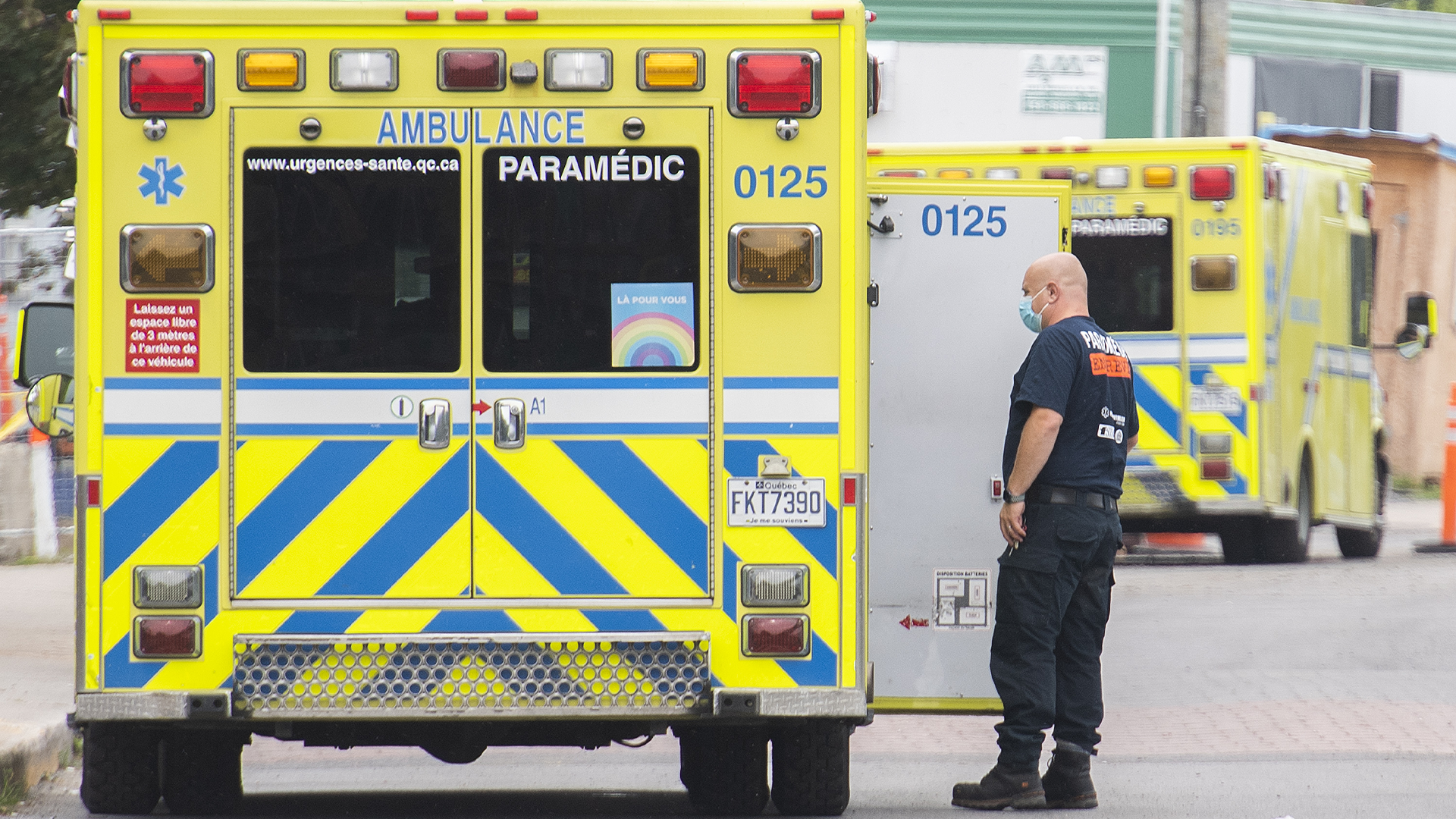  Le syndicat des ambulanciers paramédicaux d'Urgences-santé, qui couvre les territoires de Montréal et Laval, appliquera lundi des moyens de pression pour protester contre des conditions de travail qu'il juge inacceptable.