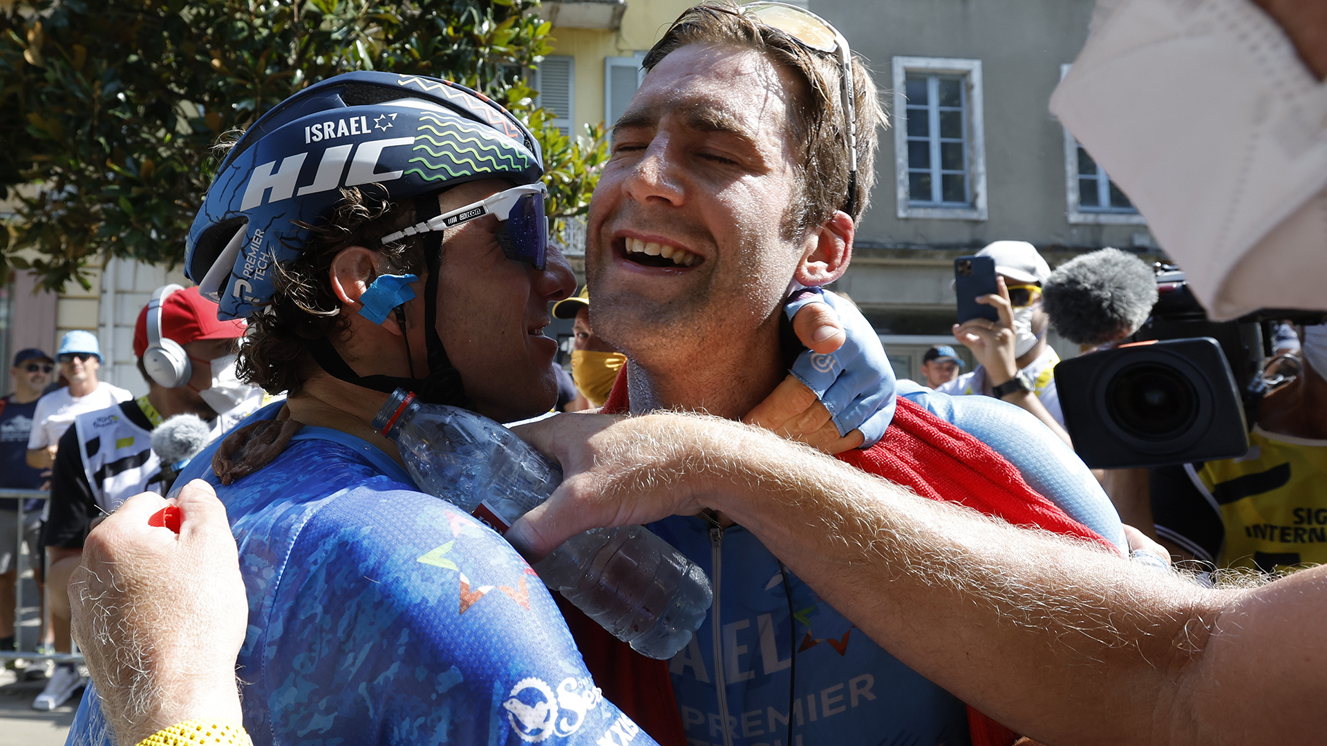 Le Québécois Hugo Houle a remporté la 16e étape du Tour de France, mardi. 