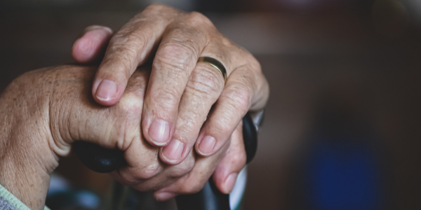 L'AQRP propose notamment que Québec investisse dans du soutien à domicile pour que les aînés puissent y vivre plus longtemps.