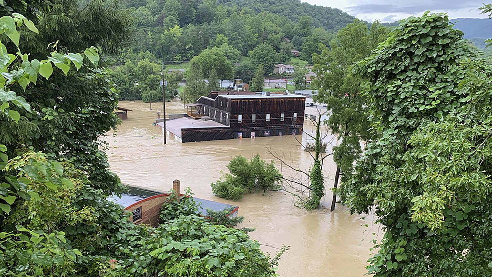 Cette photo du 28 juillet 2022 fournie par Appalshop montre le bâtiment Cette photo du 28 juillet 2022 fournie par Appalshop montre le bâtiment Appalshop inondé à Whitesburg, Kentucky.  inondé à Whitesburg, Kentucky. 