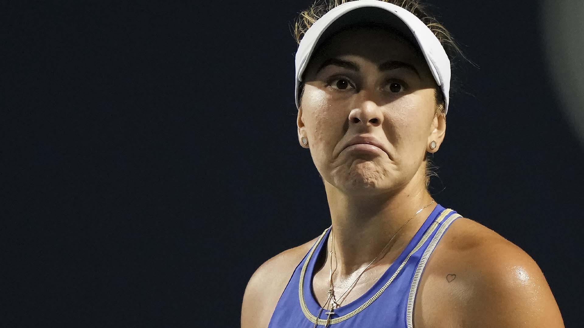 Bianca Andreescu quelques instants avant de perdre son match contre Qinwen Zheng, de Chine, lors du tournoi de tennis de la Banque Nationale à Toronto le jeudi 11 août 2022.