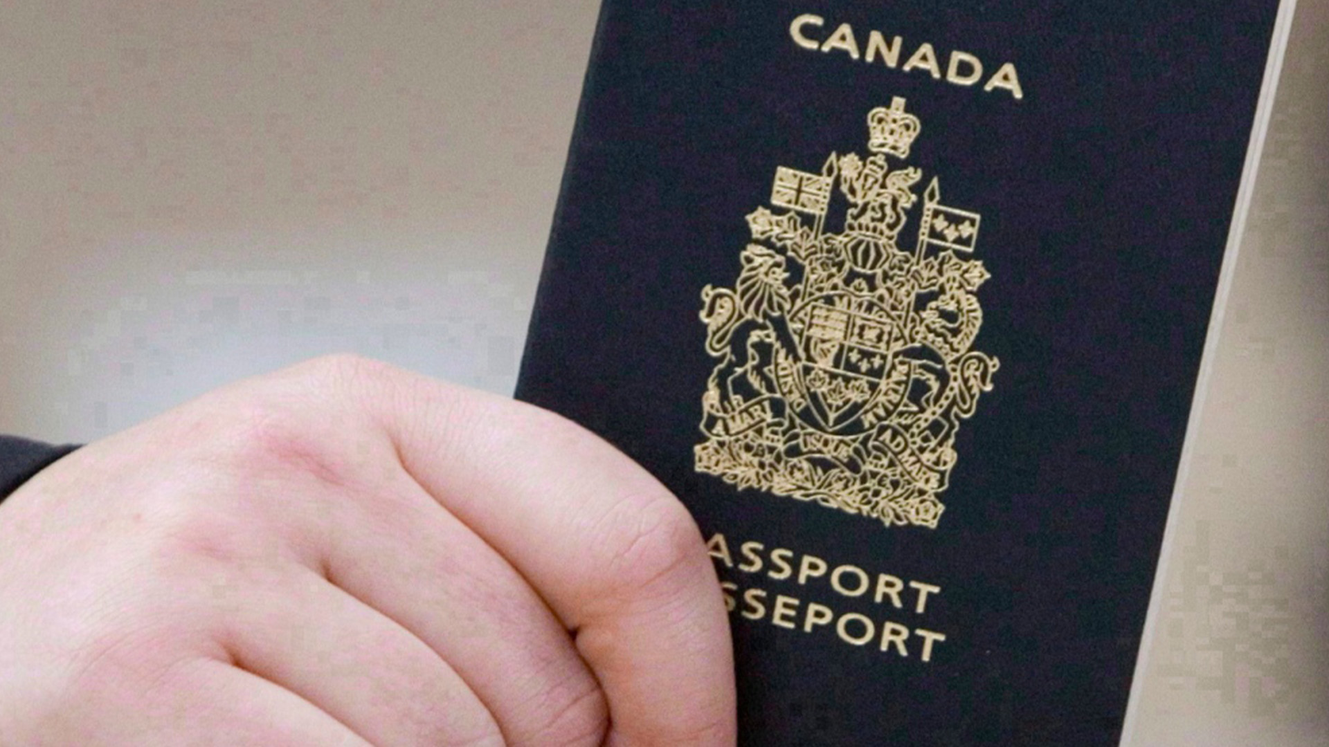 Ceux qui ont des besoins de voyage imminents ou urgents peuvent montrer des preuves de plans de voyage à venir et obtenir leur passeport rapidement.