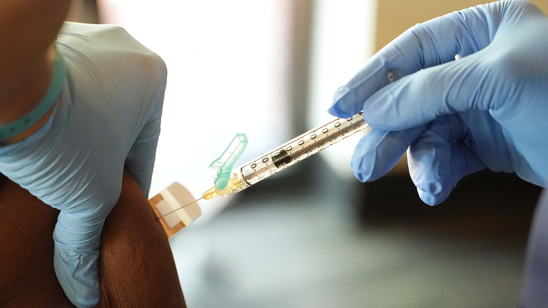 L'entente dépend de l'approbation par Santé Canada du vaccin bivalent de Moderna, qui a été soumis pour examen le 30 juin.