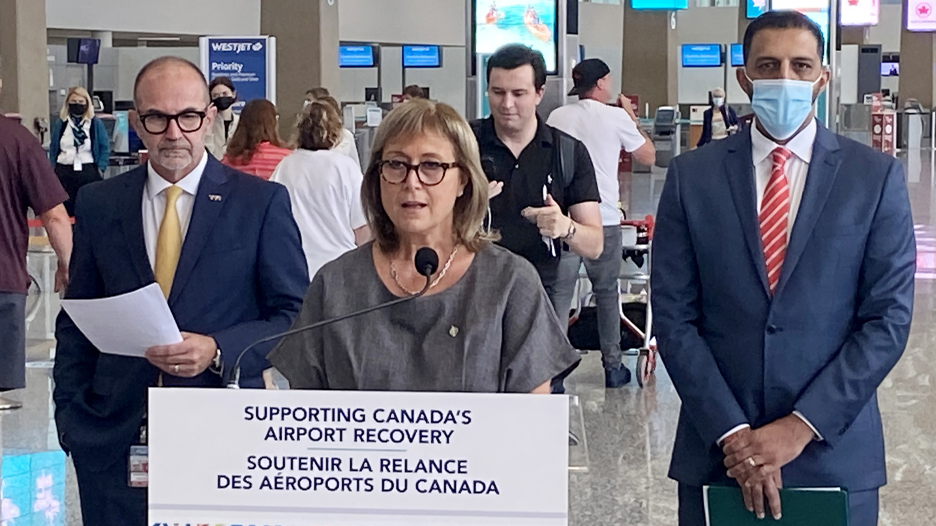 Une députée libérale affirme qu'Ottawa a peut-être sous-estimé le désir des Canadiens de voyager