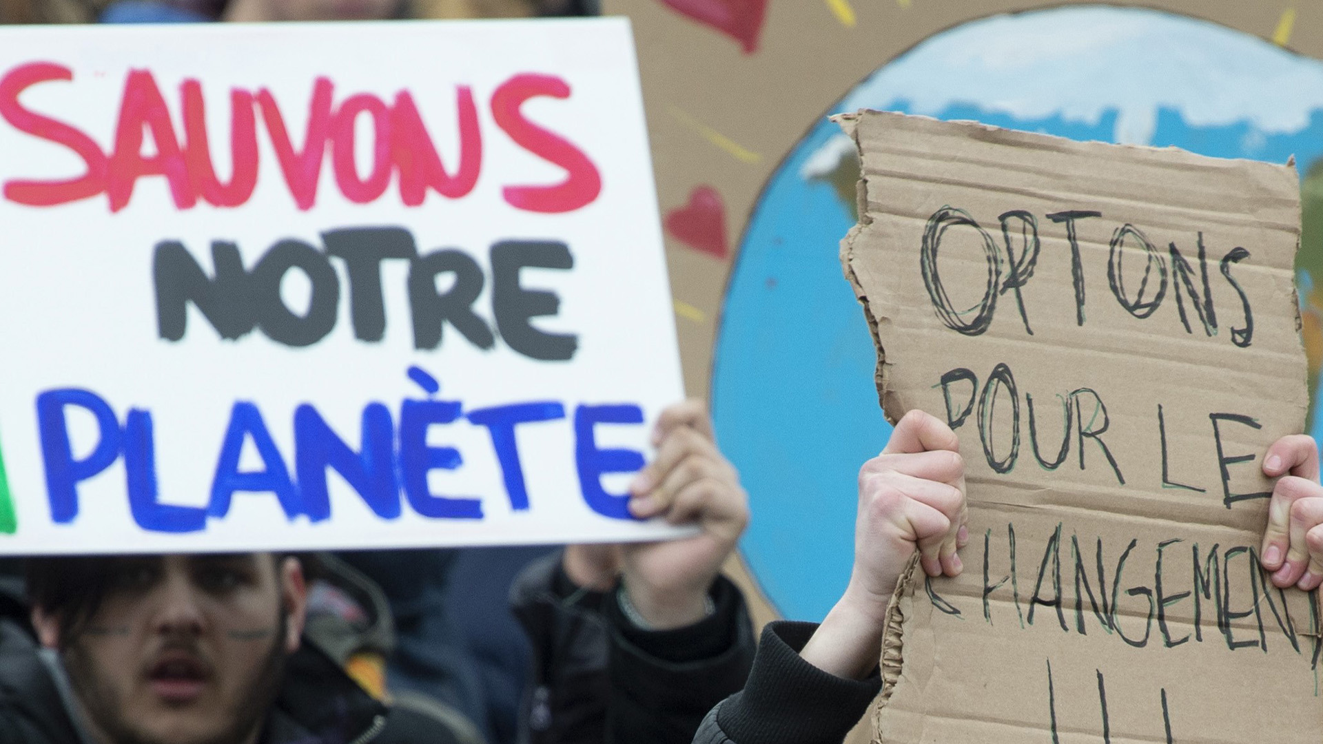 Une coalition unissant des syndicats, des associations étudiantes et des organismes communautaires du Québec déplore «le manque flagrant d’engagements électoraux en matière d’environnement».