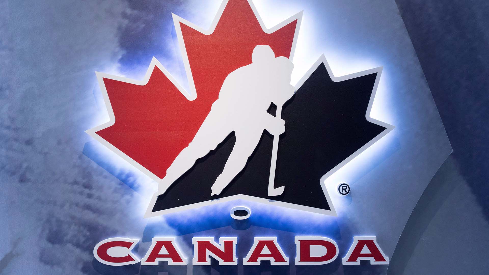 La ministre des Sports, la libérale Pascale St-Onge, et des représentants des autres principaux partis politiques ont tour à tour réclamé lundi que des têtes roulent à la direction de Hockey Canada.