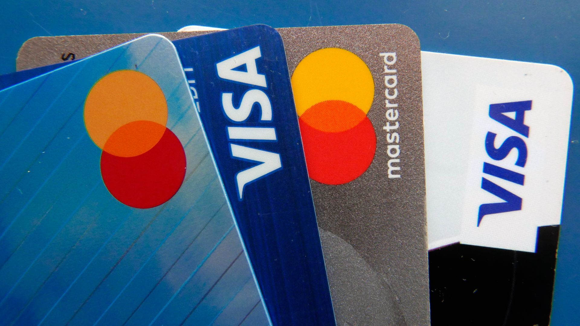 Credit card purchases: The bill will be higher almost everywhere in Canada