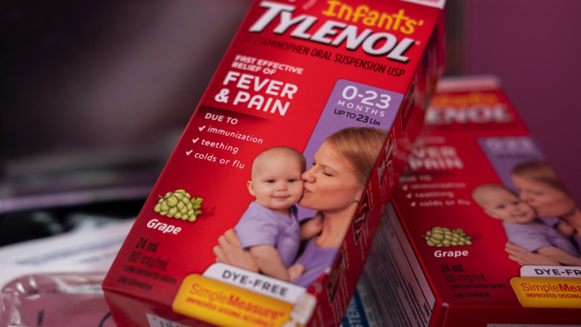 La pénurie actuelle de médicaments pour des enfants a forcé plusieurs parents à trouver des moyens extrêmes afin de soulager la fièvre et la douleur de leur enfant, surtout avec l’arrivée de la saison de la grippe.