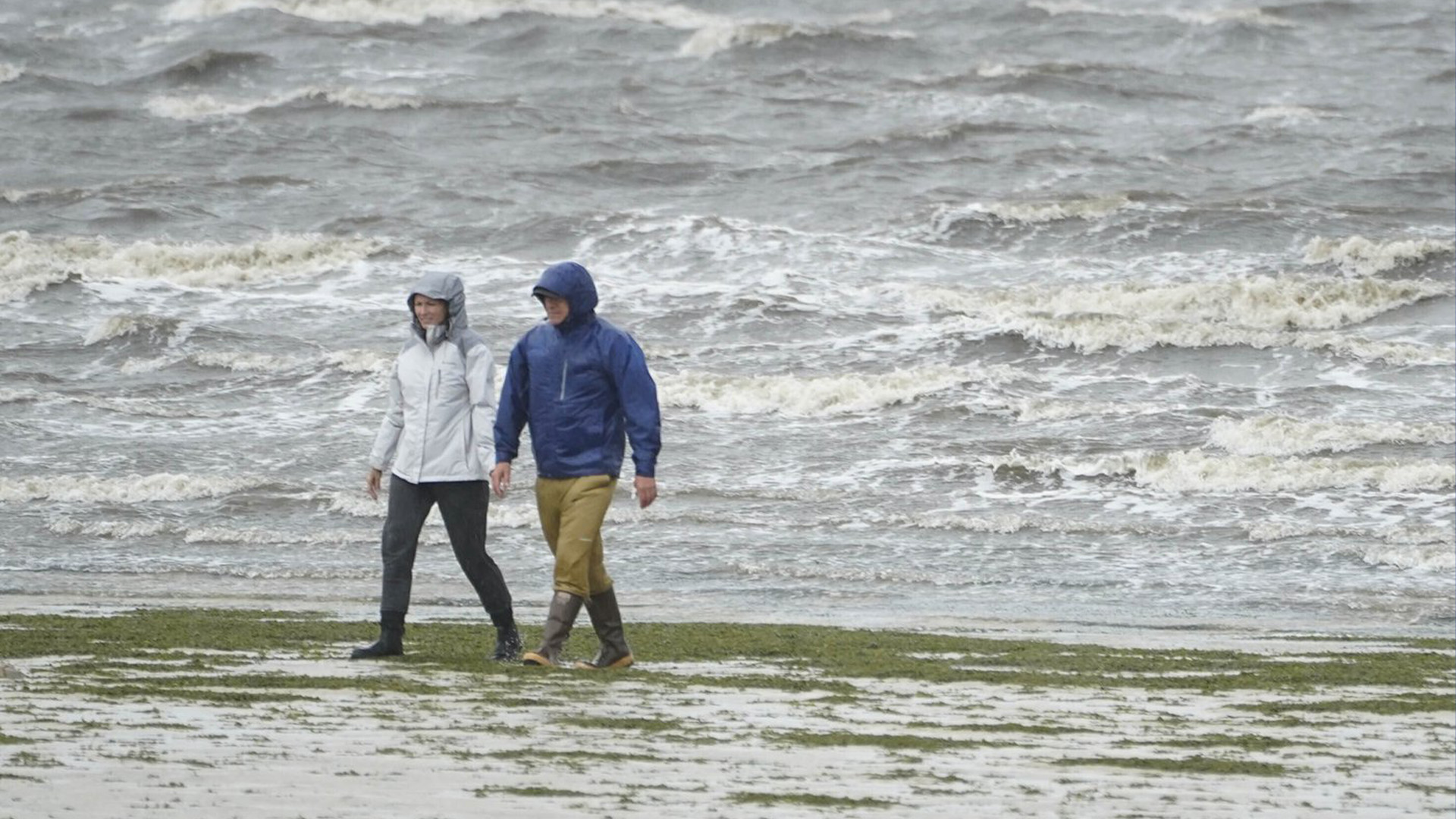 Environnement Canada a émis tôt mardi un bulletin météorologique spécial annonçant de la pluie soutenue et des vents forts sur la Côte-Nord et en Gaspésie.