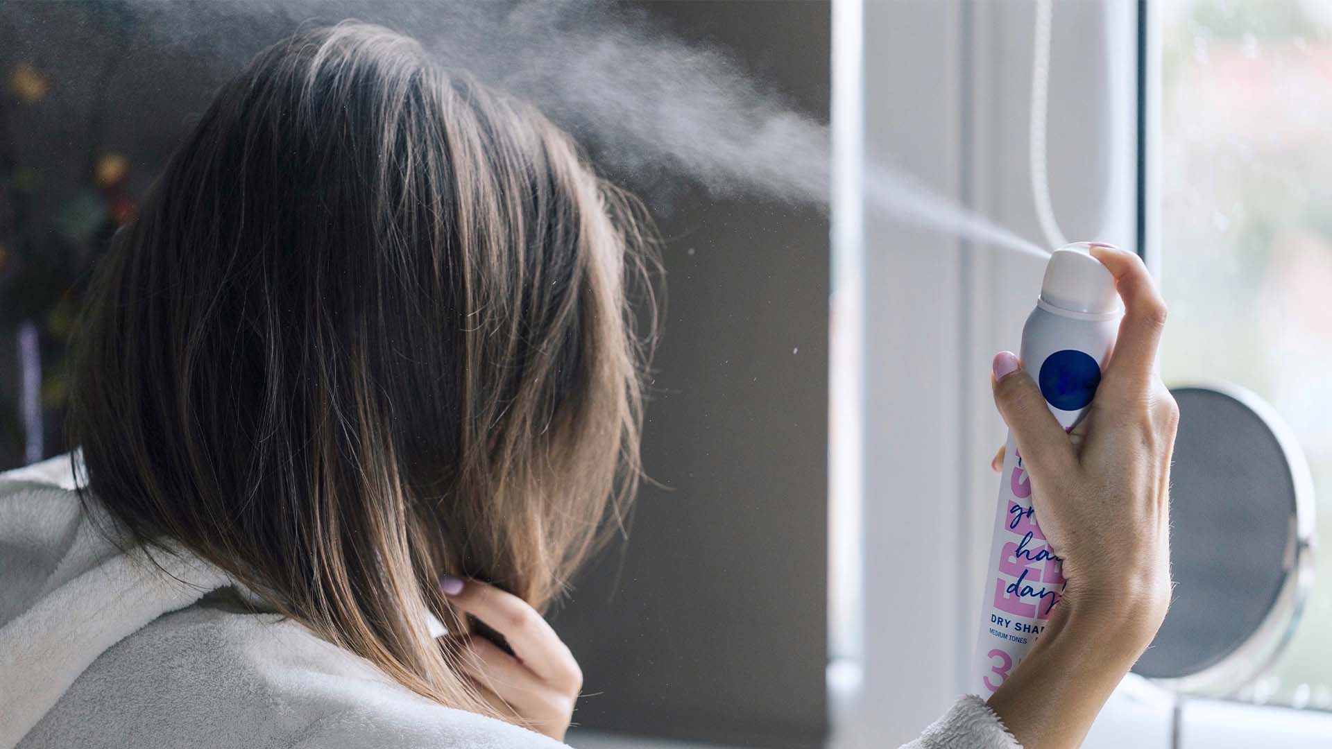 Les produits visés étaient des shampoings secs vendus au cours des deux dernières années par les marques Bed Head TIGI, Dove et Tresemmé d'Unilever. 