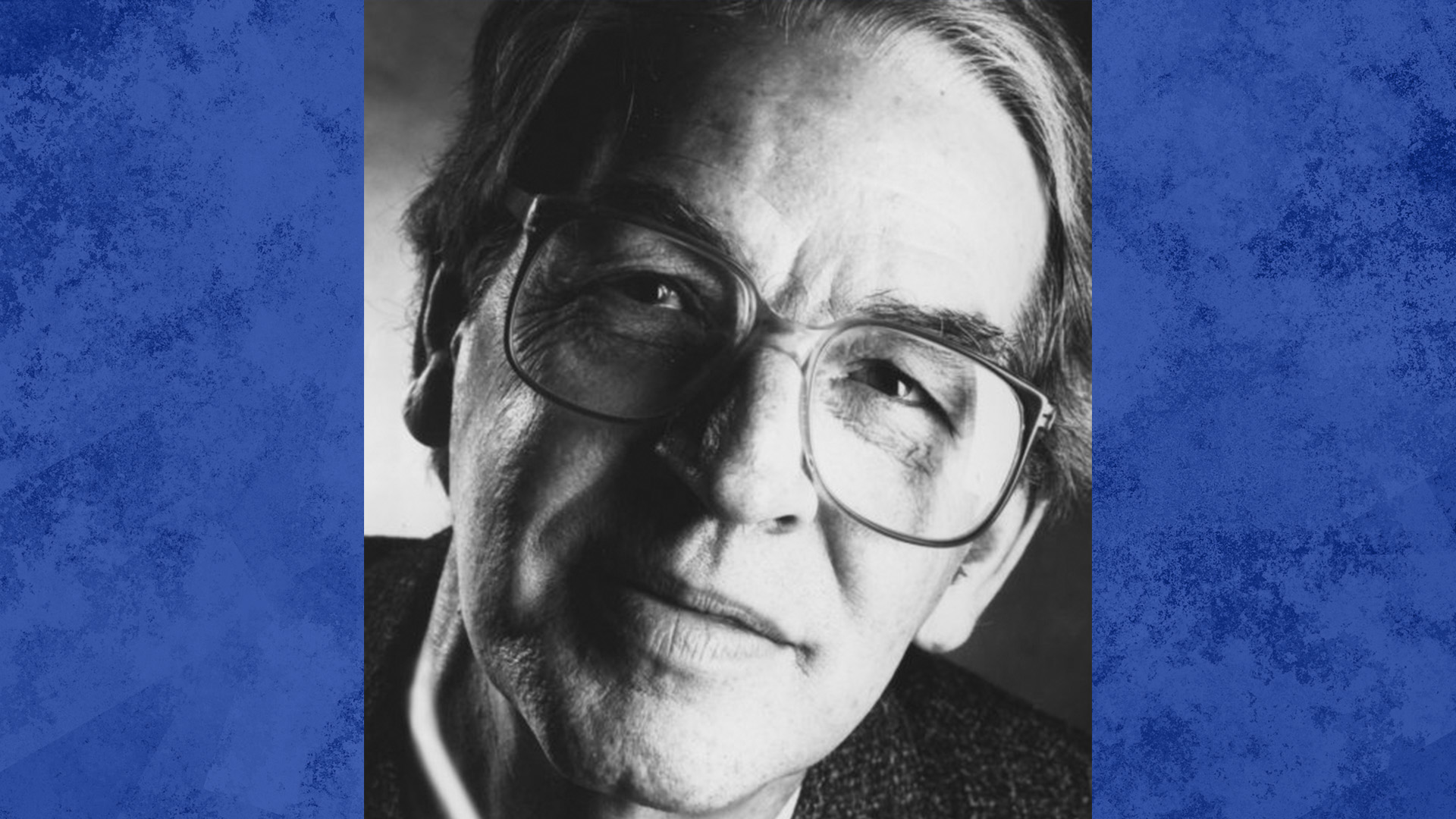 Né en 1933 à Montréal, Jacques Brault a publié une quinzaine de recueils de poésie entre 1966 et 2016, sans compter ses deux pièces de théâtre et une dizaine d'autres essais.