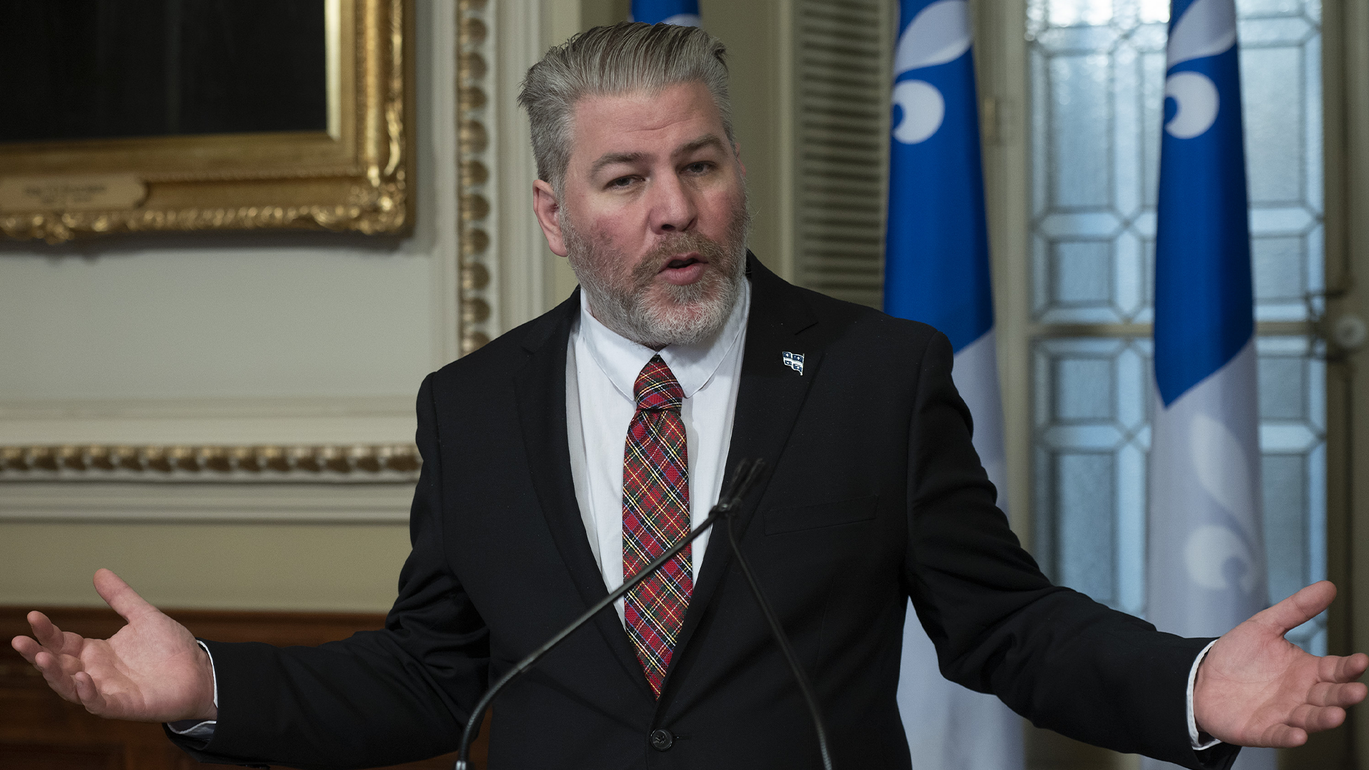 Le député du Parti québécois (PQ) dans Matane-Matapédia, Pascal Bérubé, considère que Québec solidaire (QS) a tourné le dos à sa formation en choisissant de finalement prêter serment au roi afin de siéger à l’Assemblée nationale.