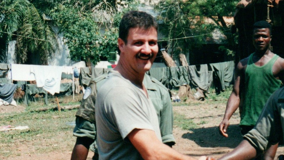 Mon père, Claude Côté, lors de son déploiement en Centrafrique à la fin des années 90.