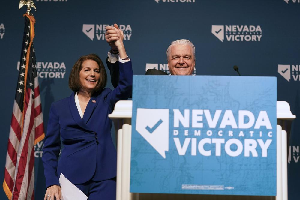 La sénatrice démocrate Catherine Cortez Masto a remporté samedi l'élection pour un deuxième mandat à la tête du Nevada, battant le républicain Adam Laxalt pour assurer le contrôle du parti sur la chambre pour les deux prochaines années de la présidence.