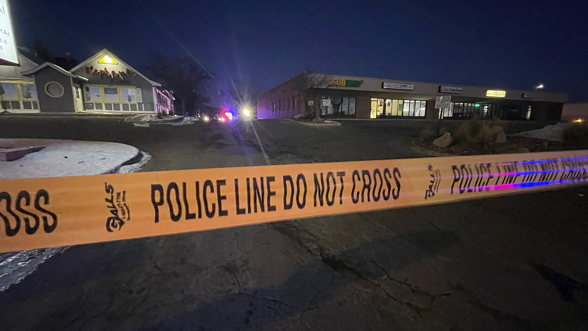Un homme armé a ouvert le feu dans une boîte de nuit gai de Colorado Springs, dans la nuit de samedi à dimanche, tuant au moins cinq personnes et en blessant 18 autres.