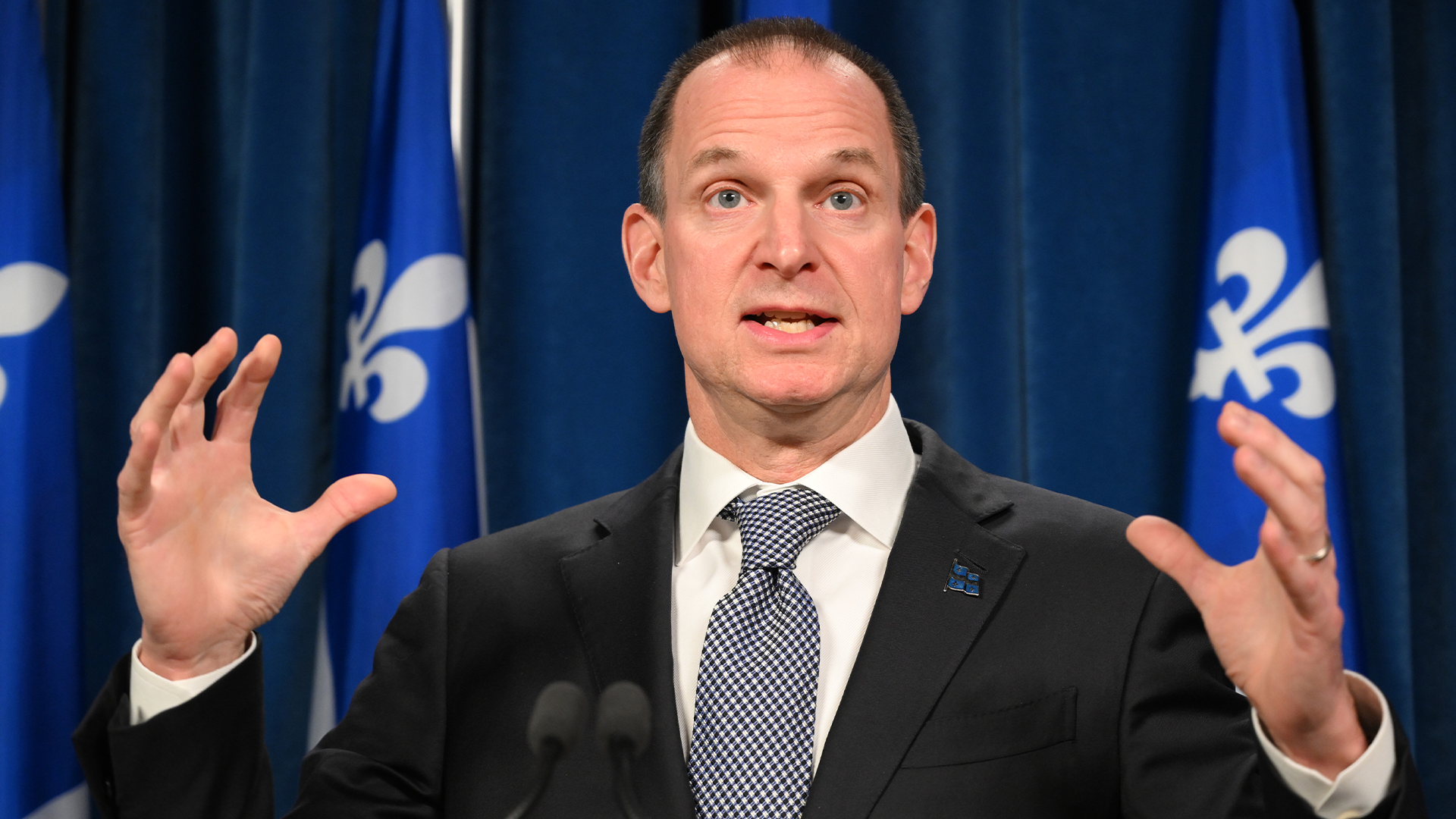 S'il ne sait pas si l'économie du Québec tombera en récession, le ministre des Finances du Québec, Éric Girard, prévient qu'une période de stagnation est inévitable.