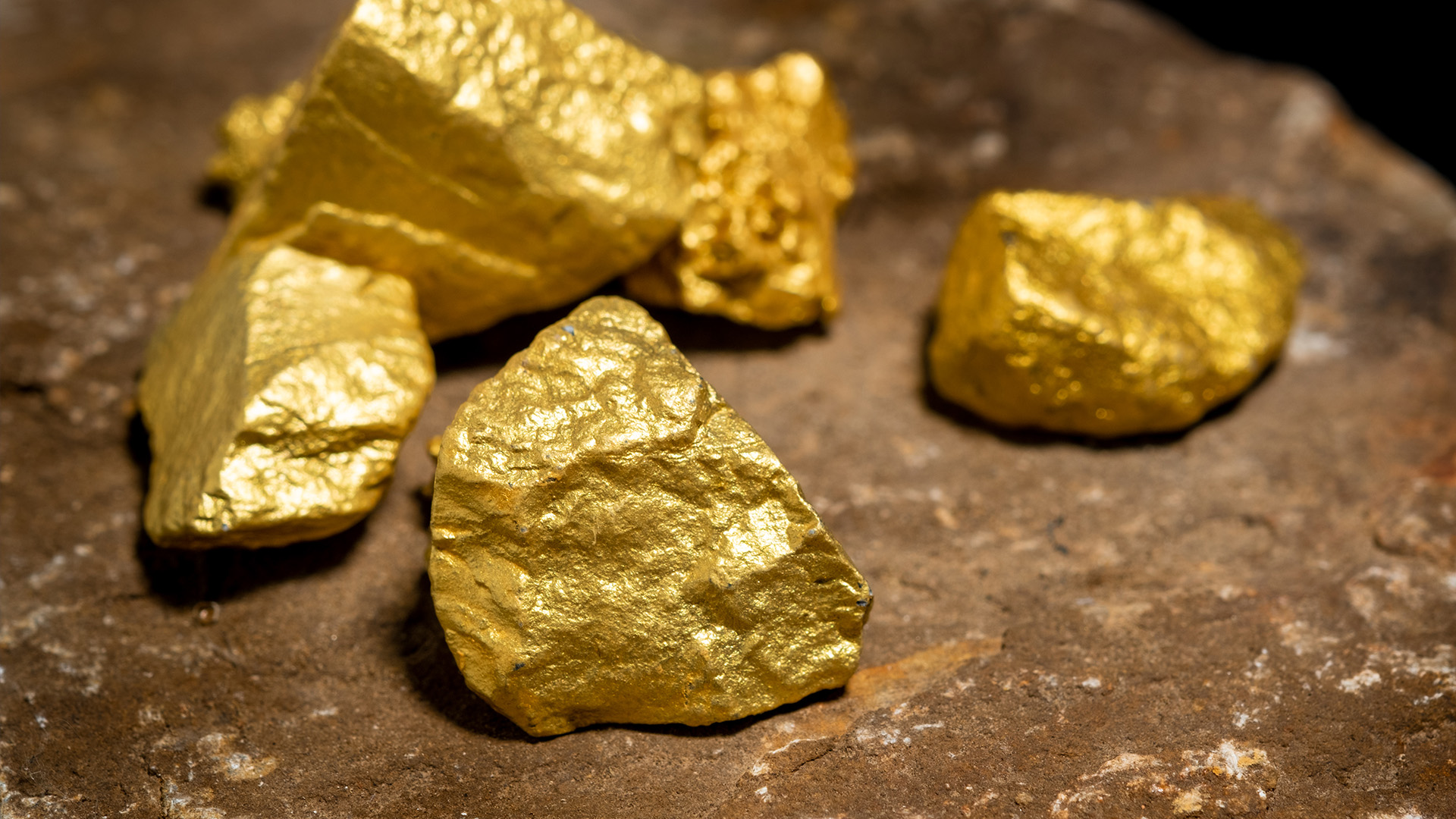 Les enquêteurs du SPVM ont démantelé un réseau criminel qui utilisait un stratagème complexe de fraude impliquant la transformation et le commerce de l’or.