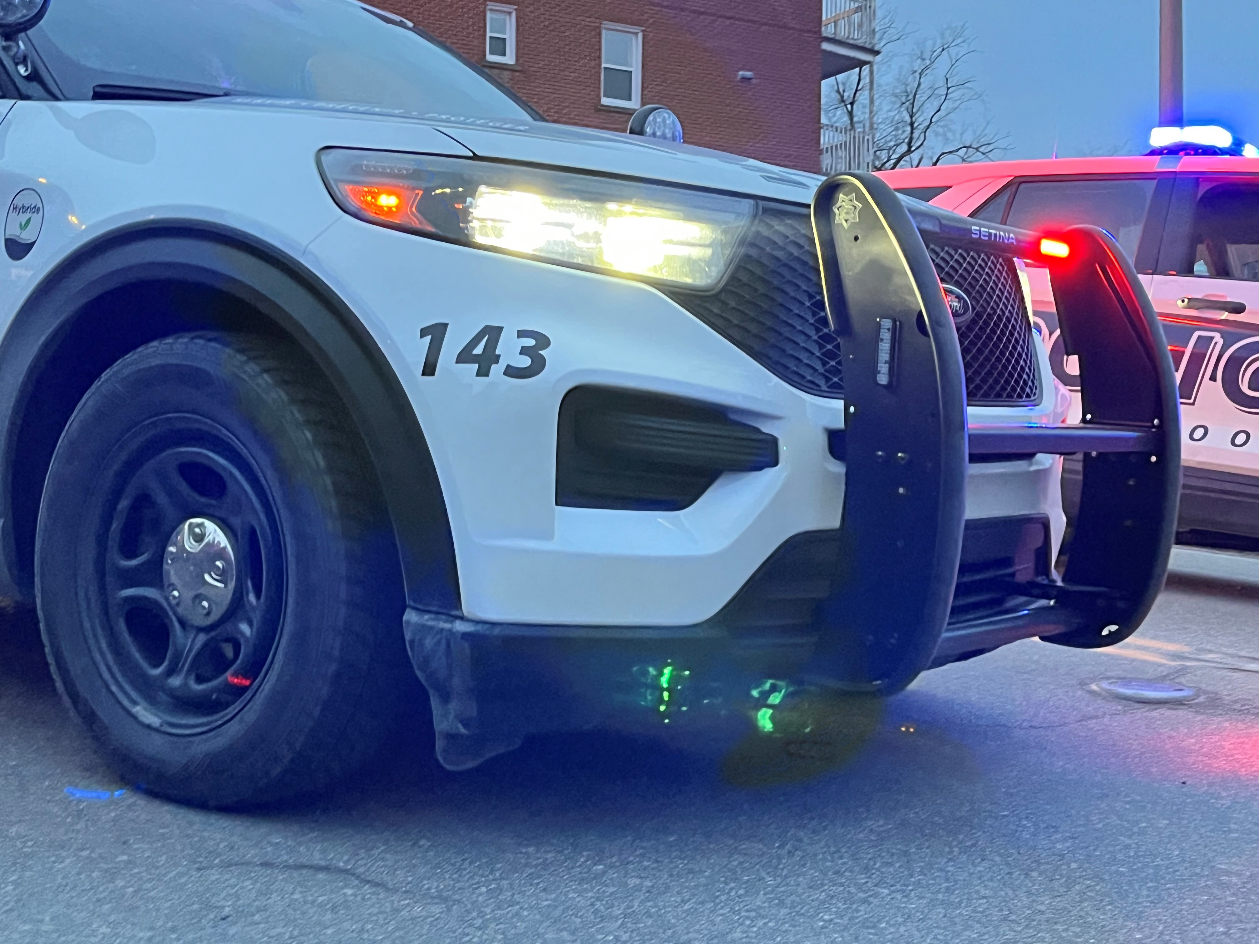 Les policiers du Service de police de Sherbrooke ont procédé à quatre arrestations lors du dernier week-end.