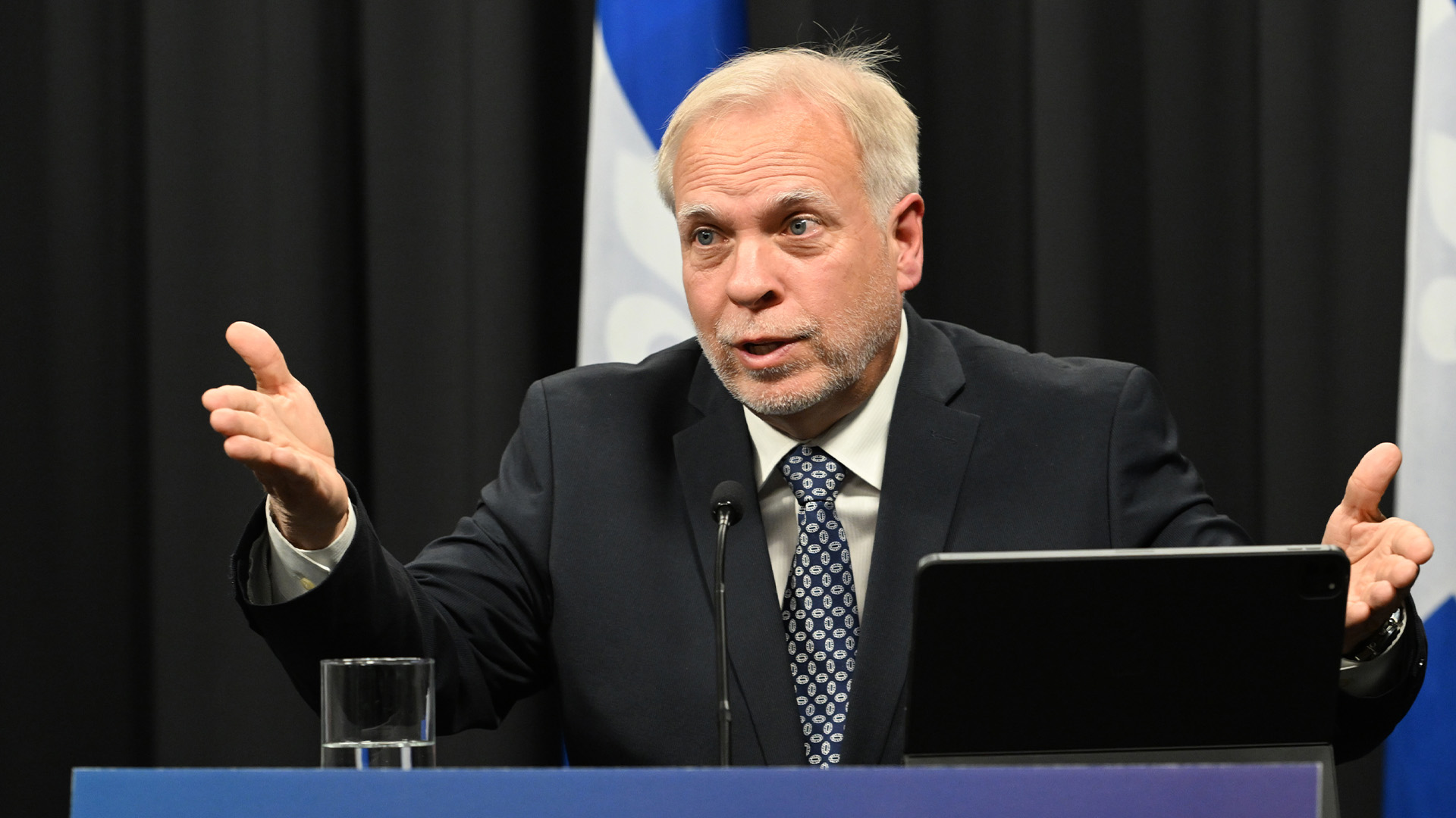 Luc Boileau, directeur québécois de la Santé publique nationale, lors d'une conférence de presse à Québec, le jeudi 3 novembre 2022.
