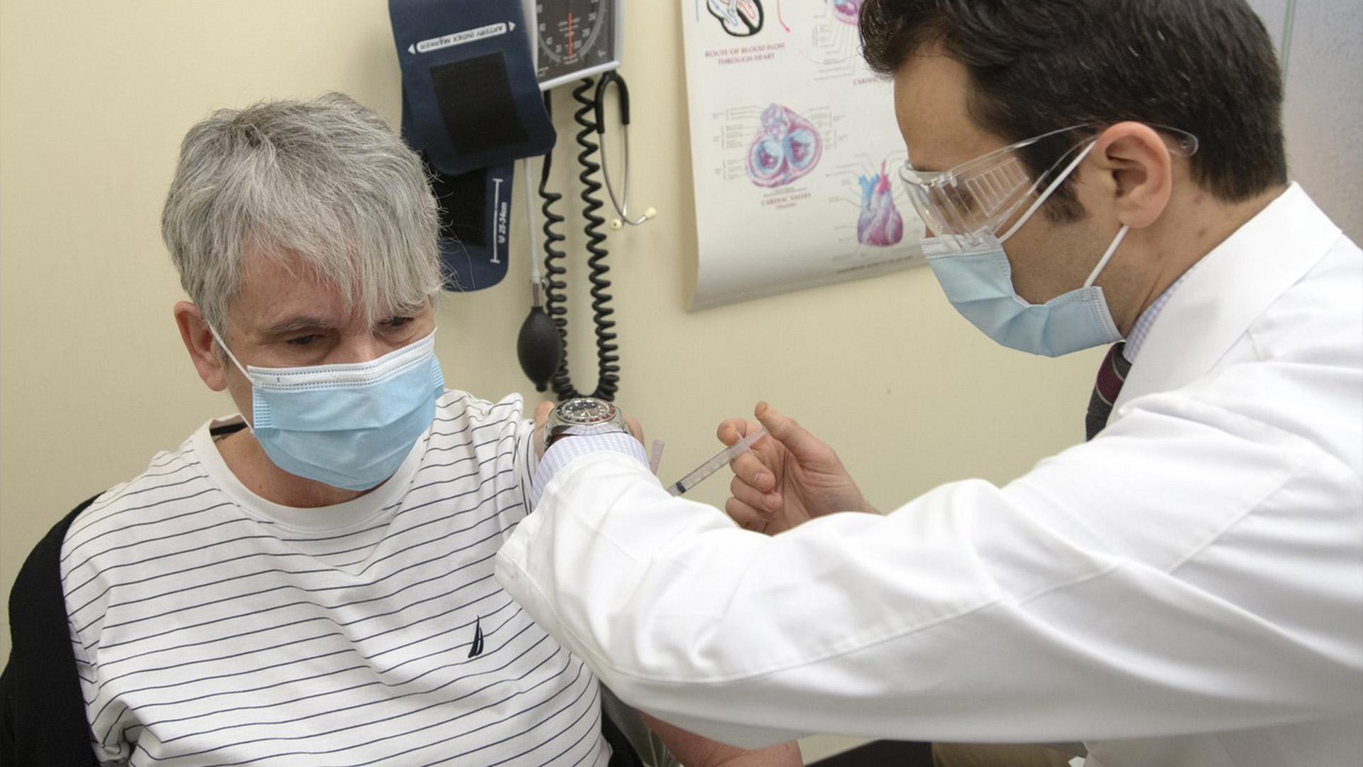 Des médecins canadiens affirment que la propagation de l’influenza commence à toucher davantage les personnes âgées, car les données de surveillance indiquent que le taux d'hospitalisation des aînés s’approche de celui des enfants. 