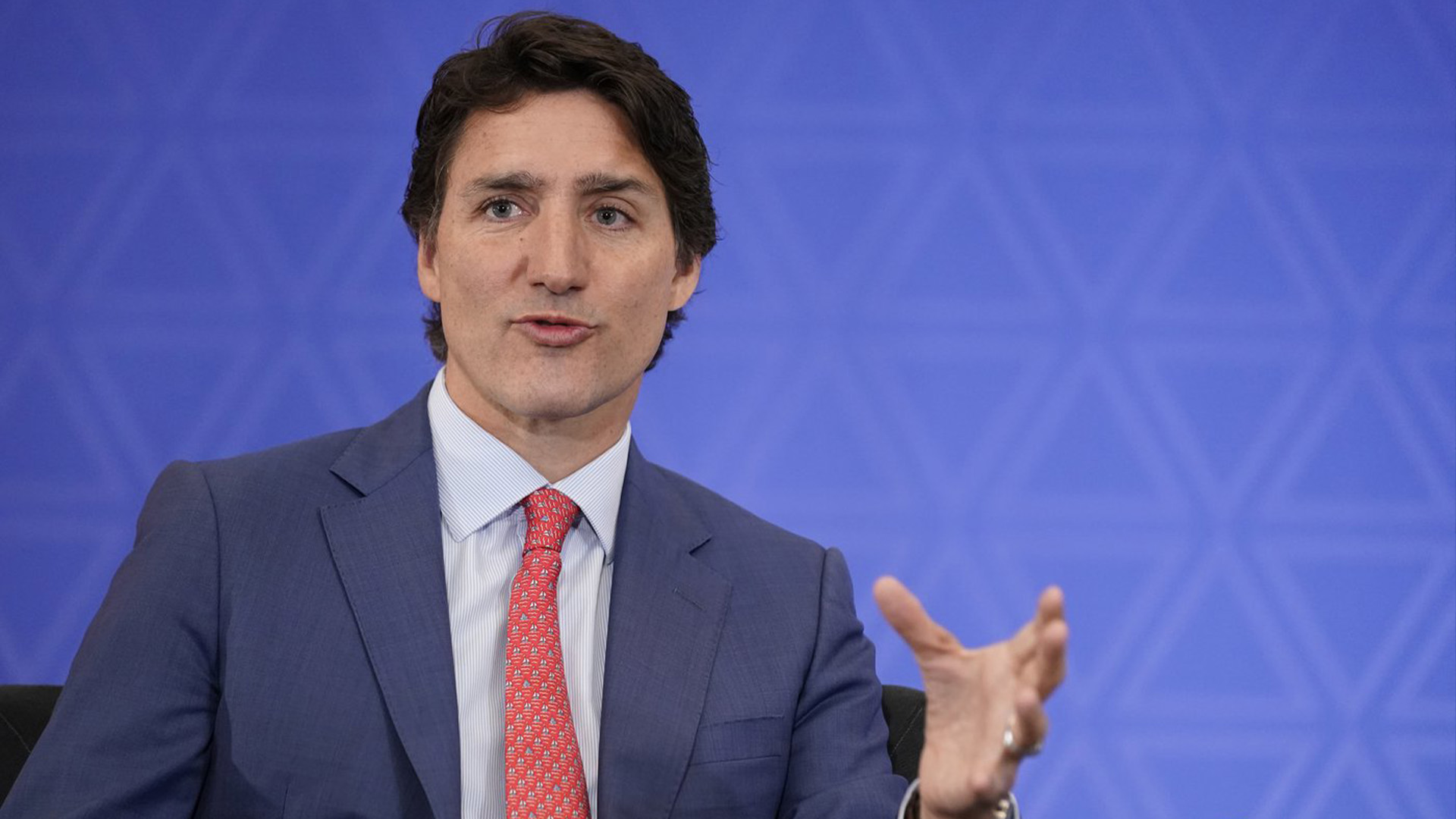 Human Rights Watch affirme que plus de deux dizaines de Premières Nations au Canada restent soumises à des avis à long terme sur l'eau potable, malgré la promesse du premier ministre Justin Trudeau de ramener ce nombre à zéro.