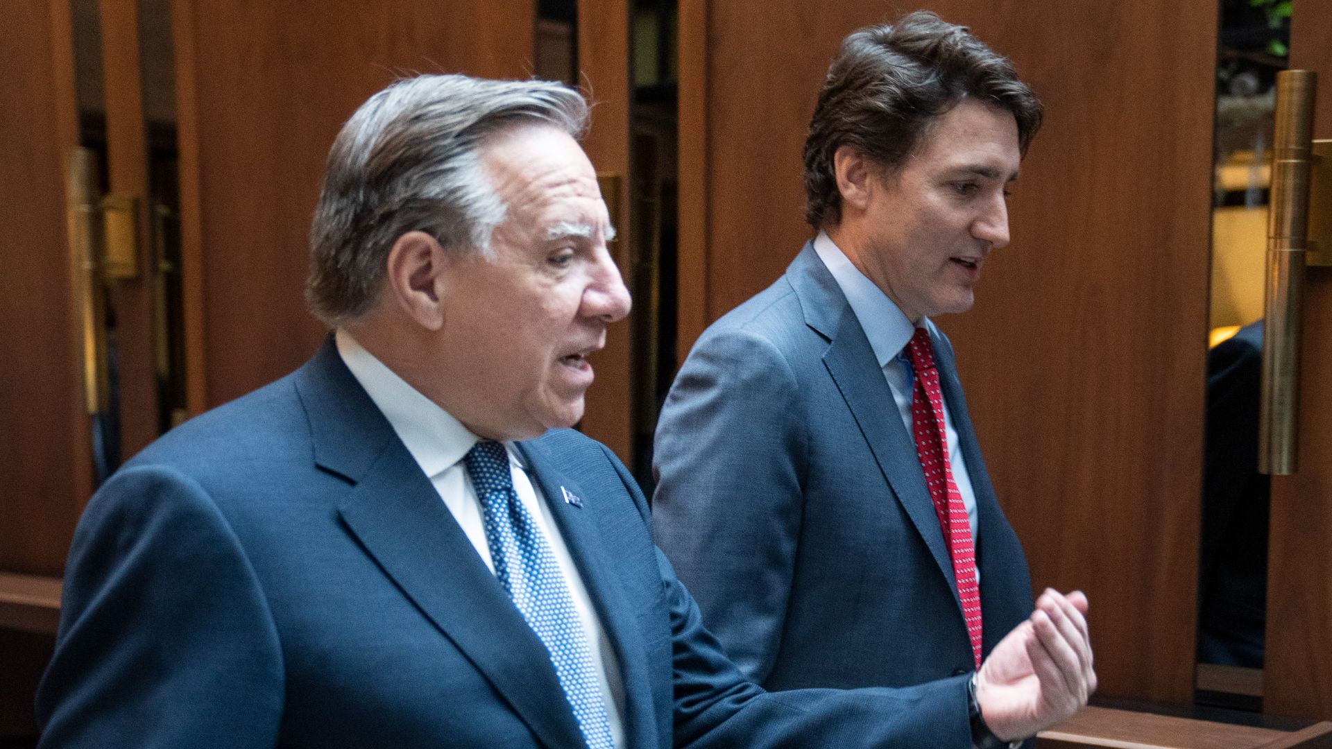 «Cette volonté manifestée par Justin Trudeau est une attaque frontale contre la capacité de notre nation de protéger nos droits collectifs», a écrit le premier ministre québécois.