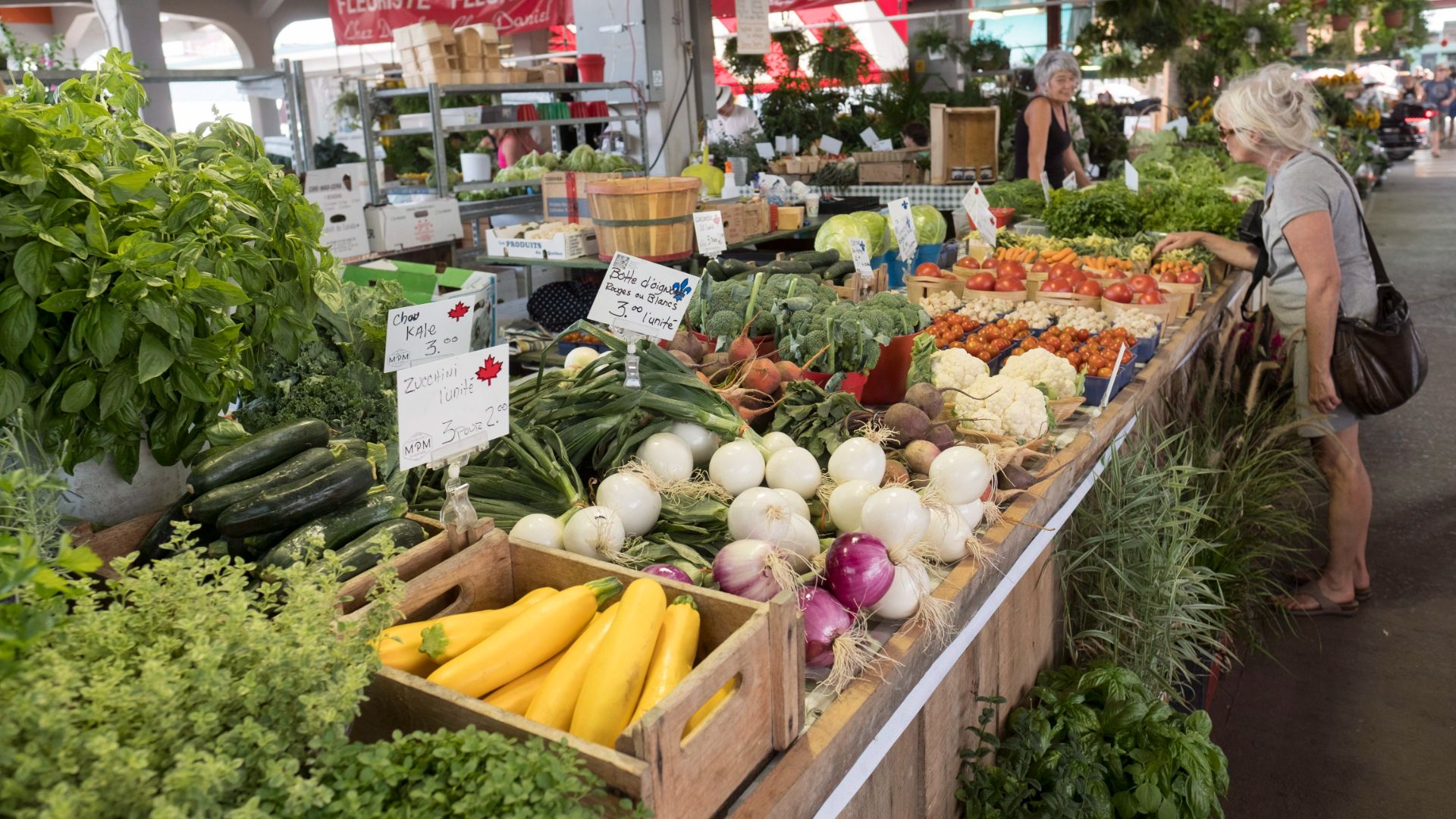 L'achat local permet de bonifier la durabilité et la résilience des systèmes alimentaires du Québec.
