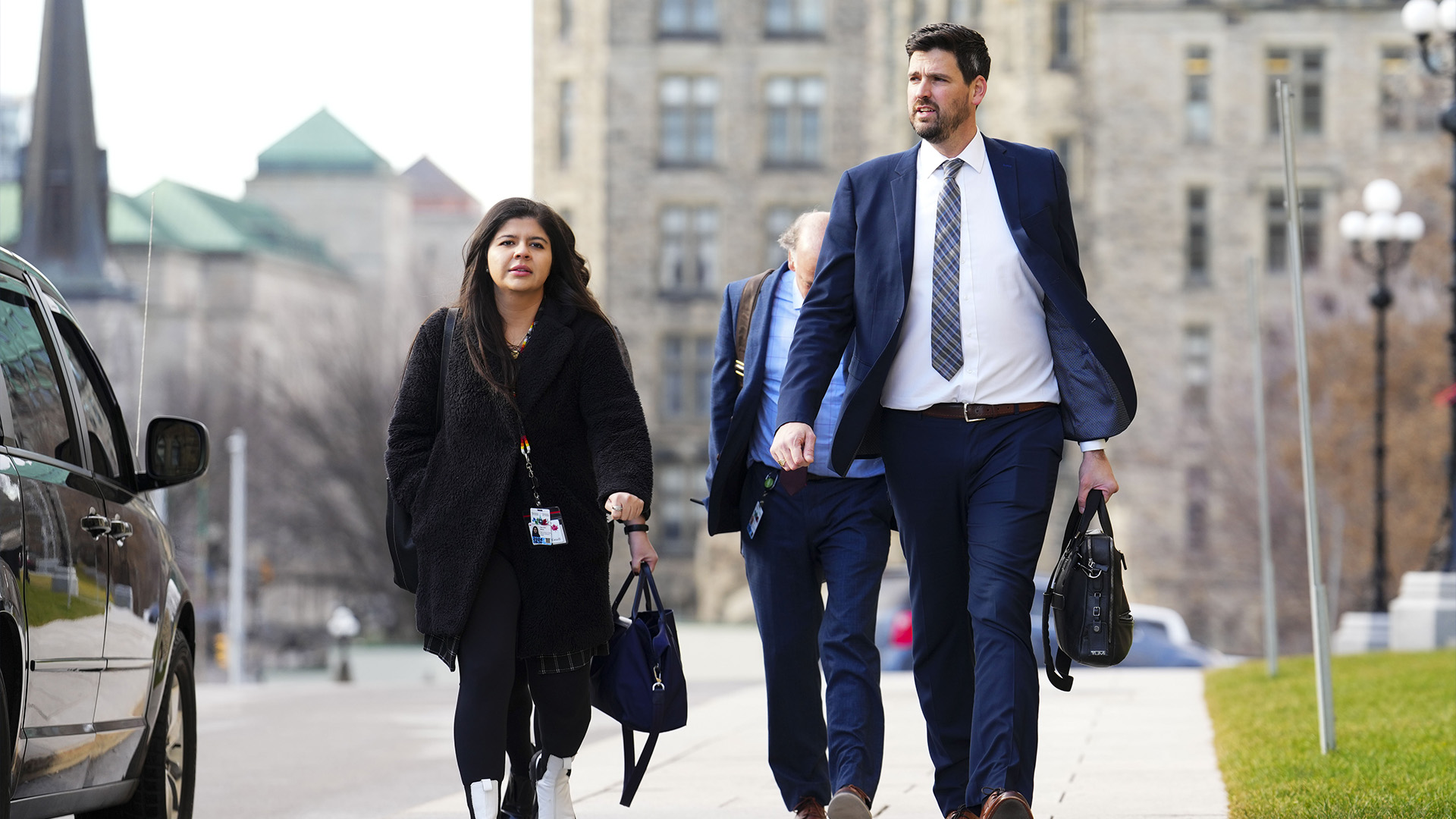 Le ministre de l'Immigration, des Réfugiés et de la Citoyenneté, Sean Fraser, arrive pour une réunion du cabinet sur la colline du Parlement à Ottawa le jeudi 8 décembre 2022.