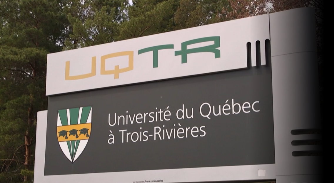L'Université du Québec à Trois-Rivières (UQTR) veut miser sur l'aide par les pairs pour aider ses étudiants qui éprouvent des problèmes de santé mentale. 